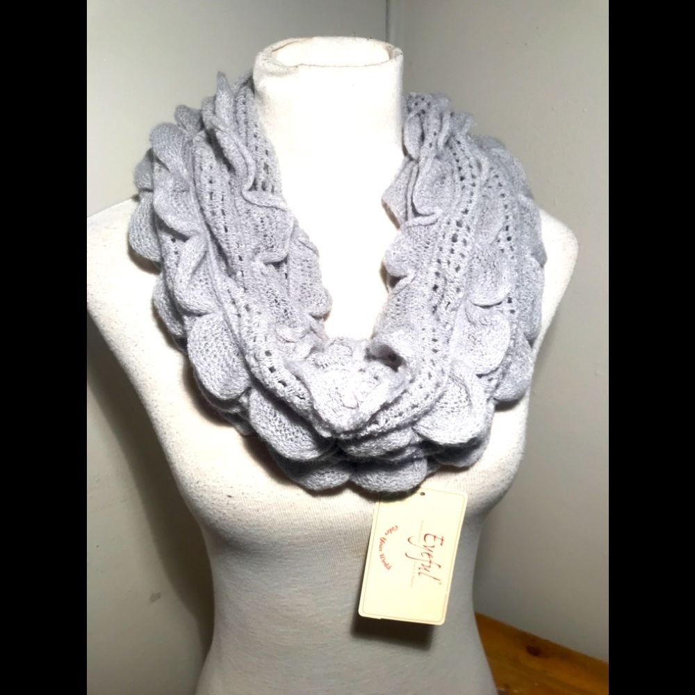 Eyeful Infinity Scarf **NWT